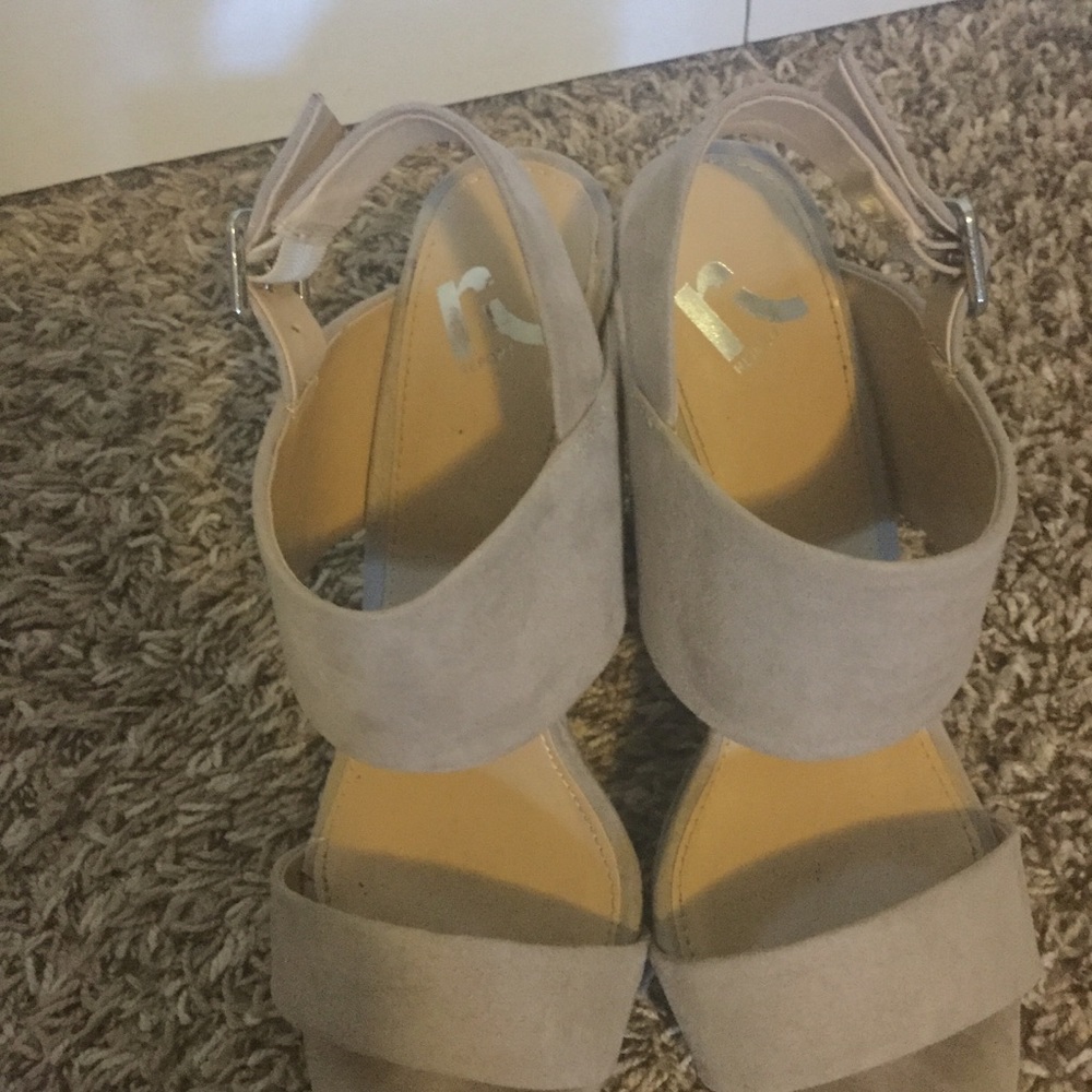 Nude block heels - Picture 7 of 8